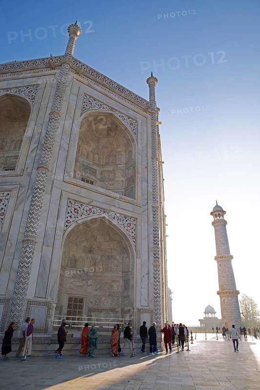 Taj Mahal or Taj Mahal in the morning light, mausoleum, Agra, Uttar Pradesh, India