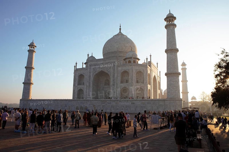 Taj Mahal or Taj Mahal in the morning light, mausoleum, Agra, Uttar Pradesh, India