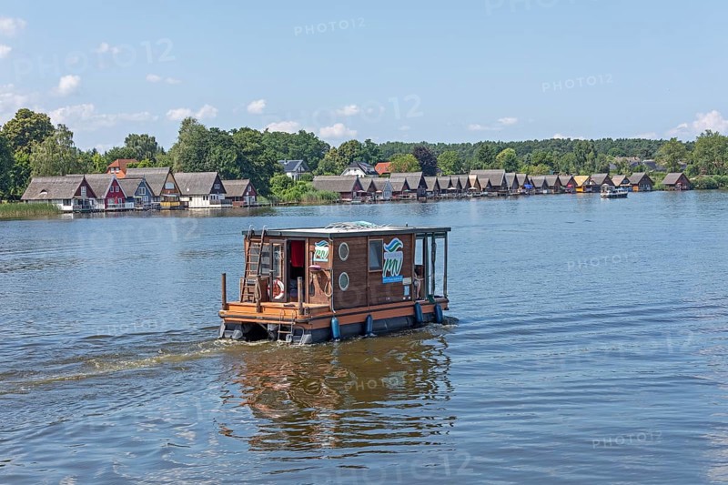 Boathouses, holiday homes on Lake Mirow, houseboat, Mirow, Mecklenburg Lake District, Mecklenburg-Western Pomerania, Germany