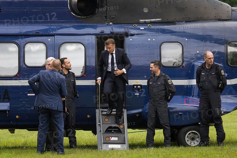 Emmanuel Macron (President of the French Republic) leaves a federal police helicopter in front of a joint meeting with Friedrich Merz (CDU, Federal Chancellor) in front of the Villa Borsig in Berlin on 23 July 2025