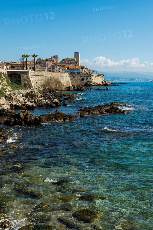 Picturesque town by the sea, Antibes, Provence Alpes Côte d'Azur, South of France, France