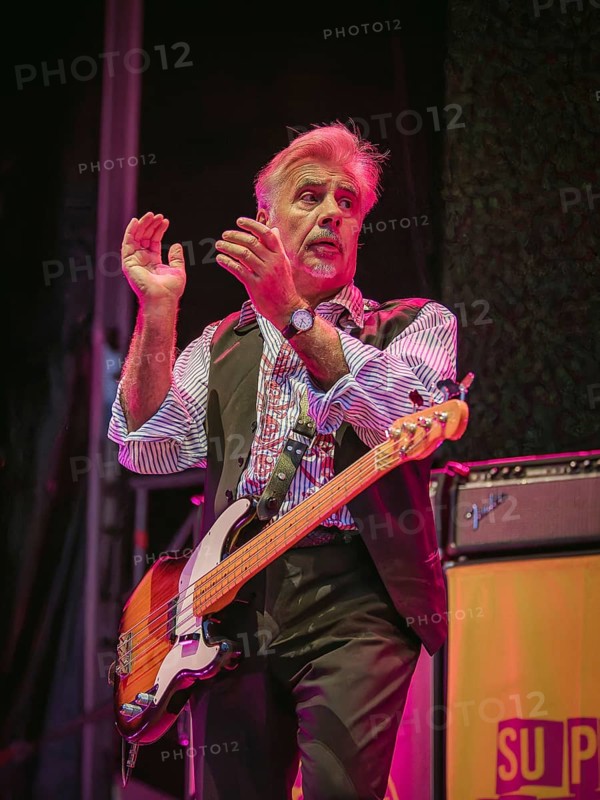 Glen Matlock, bassist of the Sex Pistols ft. Frank Carter live at the Berlin Zitadelle Spandau on 04.07.2025