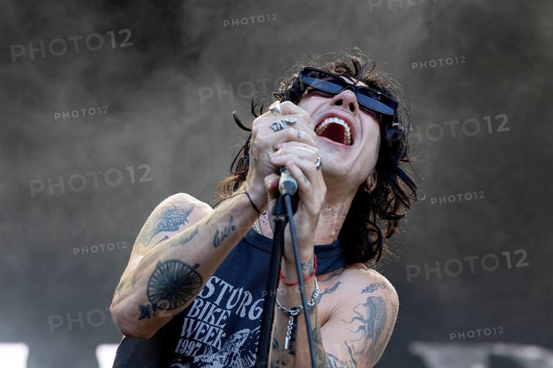 Remington Leith, singer, frontman, Palace Royale, rock band, USA, live open air at the Citadel Music Festival, 21 June 2025, Spandau Citadel, Berlin, Germany < english> Remington Leith, singer, frontman, Palace Royale, rock band, USA, live open air at the Citadel Music Festival, June 21, 2025, Spandau Citadel, Berlin, Germany