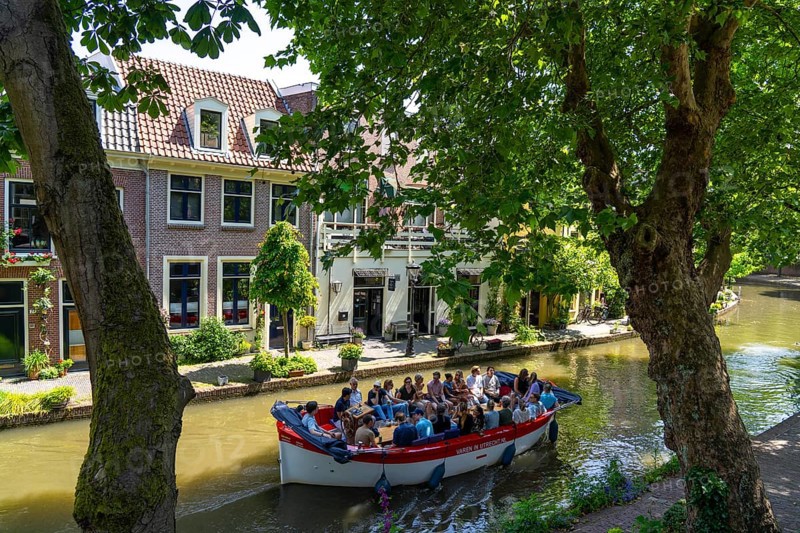 Residential buildings, living on the Oudegracht, in the southern historic centre of Utrecht, residential building directly on the canal, canal, Netherlands