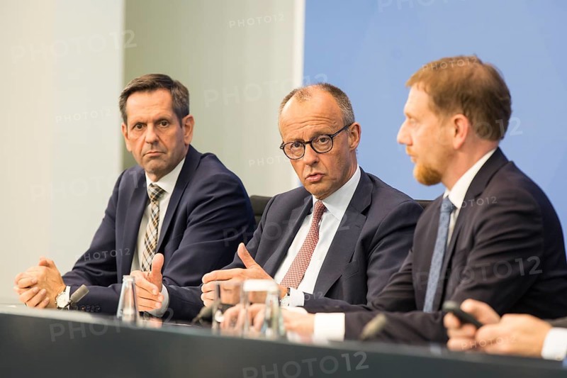 Olaf Lies (SPD, Minister President of Lower Saxony), Federal Chancellor Merz (CDU, Federal Chancellor) and Michael Kretschmer (CDU, Minister President of the Free State of Saxony) during a press conference after the consultation between Federal Chancellor Friedrich Merz and the heads of government of the federal states in the Federal Chancellery, Berlin, 18 June 2025