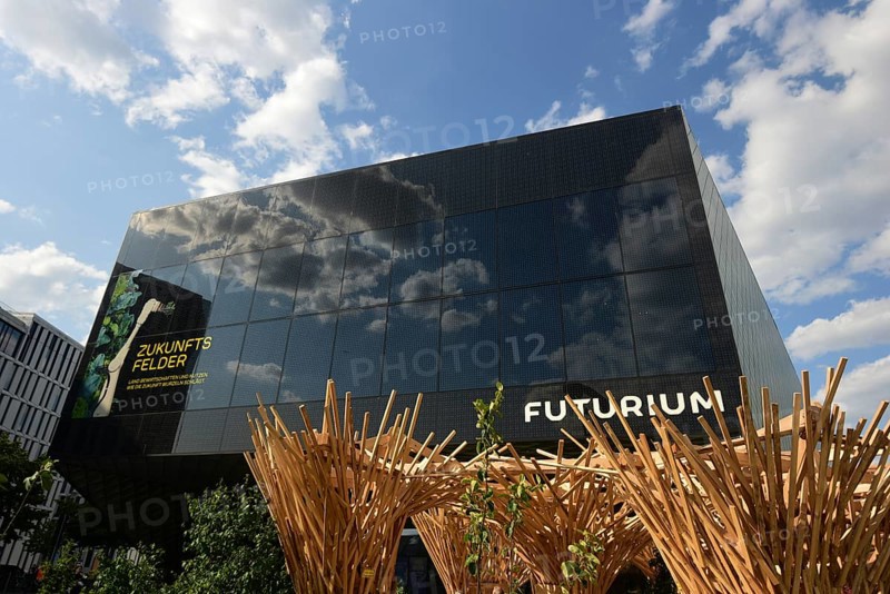 The Futurium, located next to the Federal Ministry of Research, Technology and Space, with an outdoor exhibition on agriculture and cultivation, for example of potatoes