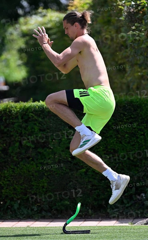 Training, warm-up, Alexander Zverev GER, upper body naked, tennis, ATP 250, BOSS Open 2025, Stuttgart, Baden-Württemberg, Germany
