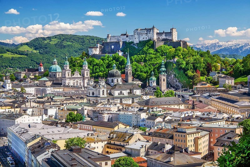 Panoramic view from the Mönchsberg with the churches of the old town and Hohensalzburg Fortress, Salzburg, Salzachtal, Salzburg County, Austria