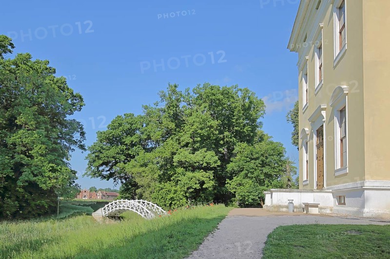 UNESCO Luisium, classicist palace with arched bridge, pond, idyll, Dessau-Wörlitz Garden Kingdom, Dessau, Dessau-Roßlau, Saxony-Anhalt, Germany