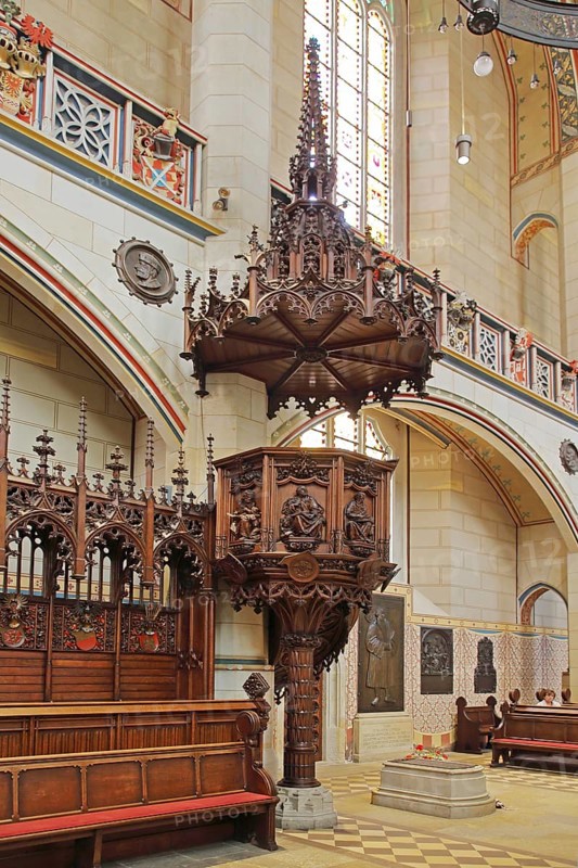Pulpit with pulpit cover and wood carving, interior view, UNESCO, arts and crafts, pulpit bonnet, sounding board, pulpit canopy, castle church, castle, Luther city Wittenberg, Fläming, Saxony-Anhalt, Germany