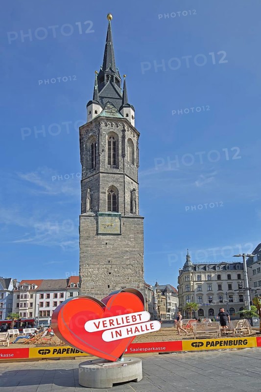 Red tower with heart and inscription, in love, in, love, heart-shaped, symbol, love, love, relationship, sandy beach, beach, landmark, market square, Halle an der Saale, Saxony-Anhalt, Germany