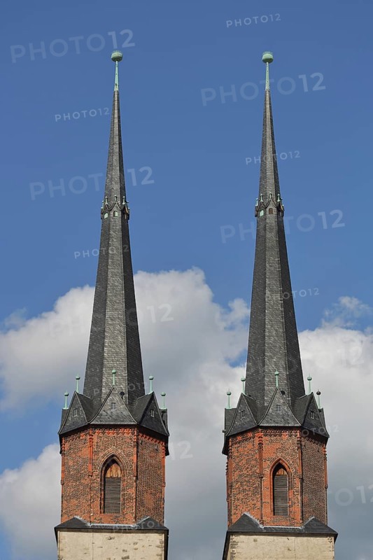 Twin towers of the late Gothic Market Church of Our Lady, Renaissance, landmark, Hallplatz, Halle an der Saale, Saxony-Anhalt, Germany