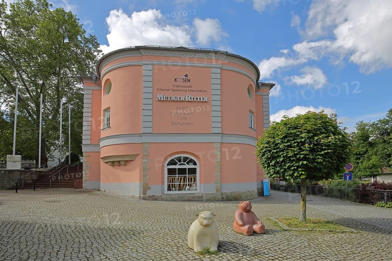 Hotel and Restaurant Courageous Knight with bear figures, inscription, Bad Kösen, Saale, Naumburg, Saxony-Anhalt, Germany