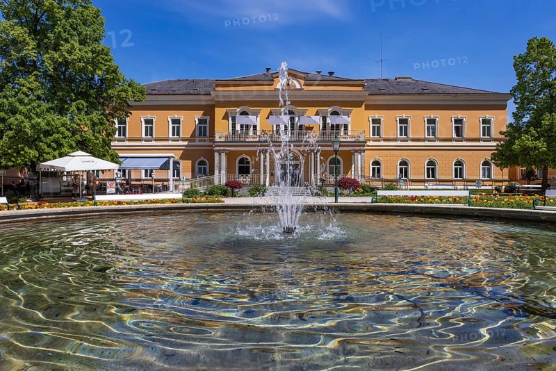 Fountain in the spa gardens with old spa house, spa town, Bad Hall, Traunviertel, Upper Austria, Austria