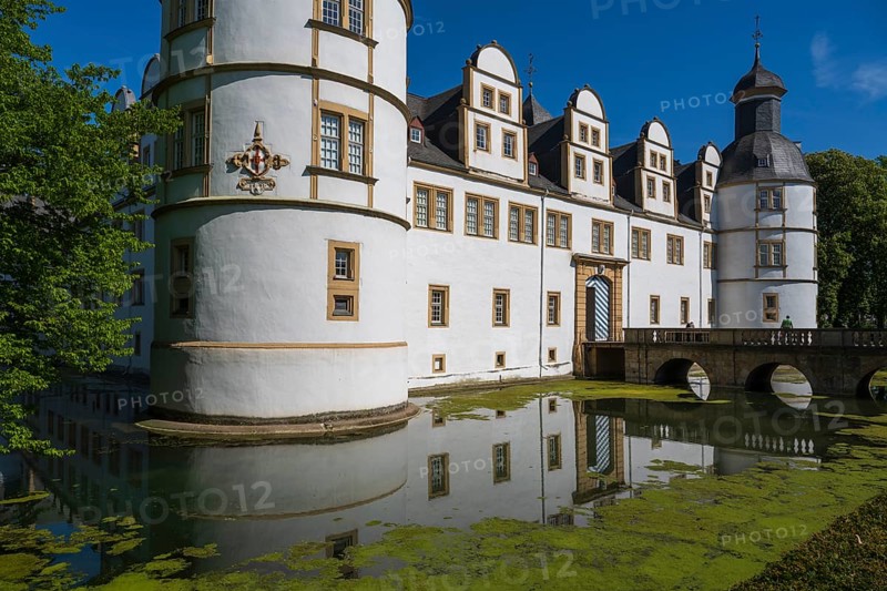 Neuhaus Castle, moated castle, prince-bishop's residence, Weser Renaissance, Paderborn, Westphalia, North Rhine-Westphalia, Germany