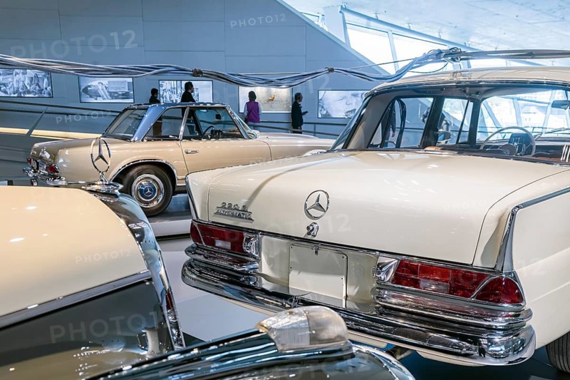 Mercedes-Benz 300 test vehicle from 1960, a one-off from the testing department. Data transmission from the test vehicle, in this case a 220 S, via a long cable. The Mercedes-Benz Museum in Stuttgart presents a journey through time through the automotive history of the global corporation. The history of the Mercedes star begins with the first automobile in 1886. Stuttgart, Baden-Württemberg, Germany