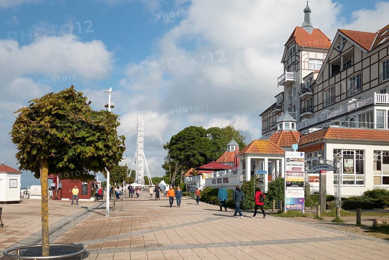 Beach promenade, promenade, Ferris wheel, Baltic resort Kühlungsborn, West district, Rostock district, Mecklenburg-Vorpommern, Germany