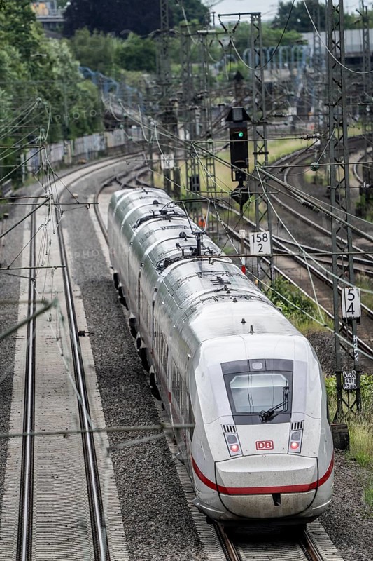 ICE 4 train on the line between Bochum and Dortmund, near Dortmund-Marten, multi-lane line for local and long-distance traffic, Dortmund, North Rhine-Westphalia, Germany