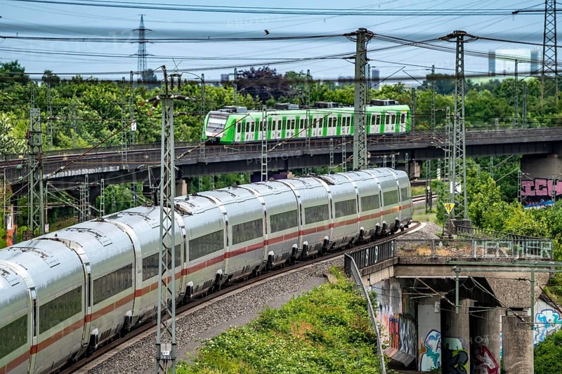 ICE 4 train, S-Bahn train, on the line between Bochum and Dortmund, near Dortmund-Marten, multi-track line for local and long-distance traffic, Dortmund, North Rhine-Westphalia, Germany