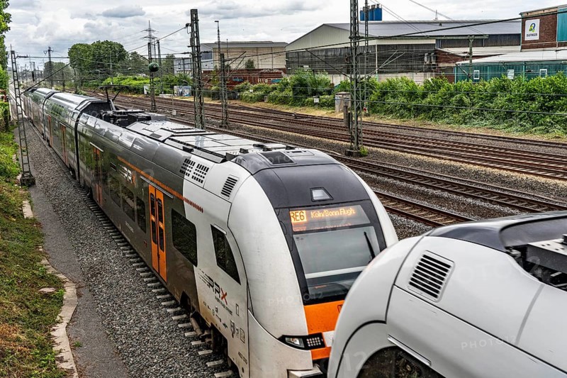 RE6, RRX, Rhein-Ruhr-Express, Regional Express, by National Express, train on the line between Bochum and Dortmund, at Dortmund-Marten, multi-track line for local and long-distance transport, Dortmund, North Rhine-Westphalia, Germany