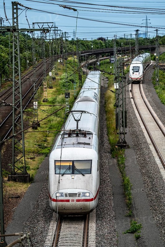 ICE 2, left, ICE 4 train on the line between Bochum and Dortmund, near Dortmund-Marten, multi-lane line for local and long-distance traffic, Dortmund, North Rhine-Westphalia, Germany