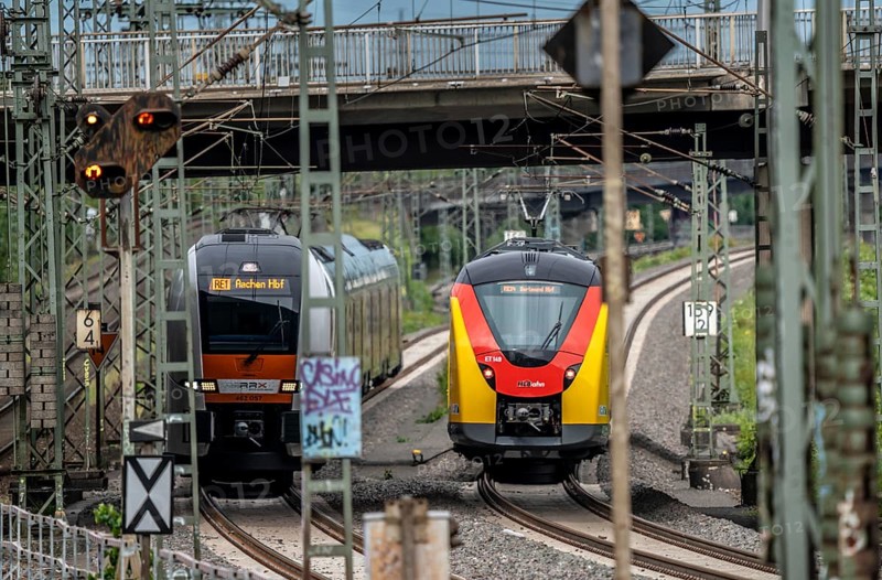 RE34, HLB Bahn, RE1, RRX, Rhein-Ruhr-Express, Regional Express, by National Express, train on the line between Bochum and Dortmund, at Dortmund-Marten, multi-track line for local and long-distance transport, Dortmund, North Rhine-Westphalia, Germany