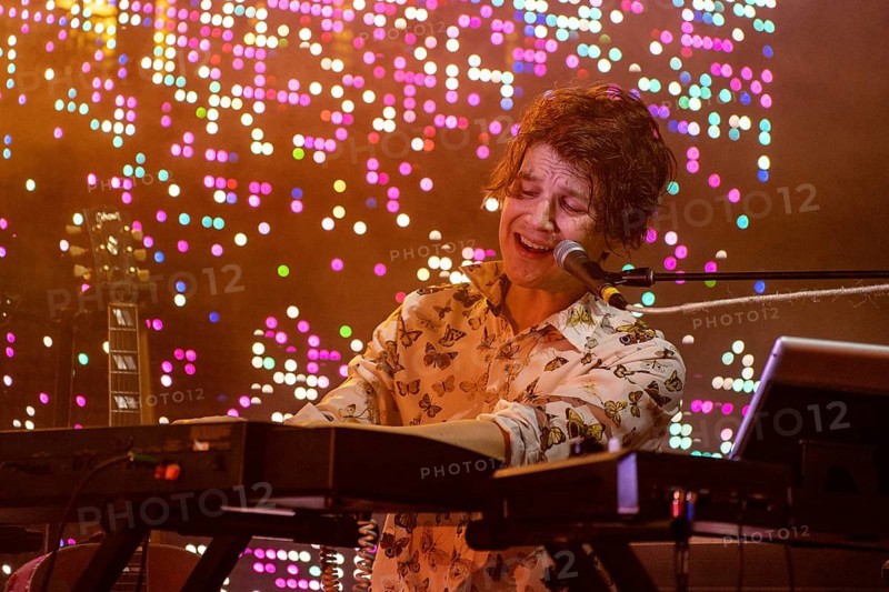 Derek Brown, keyboarder of The Flaming Lips live at the Tempodrom Berlin on 05/06/2025