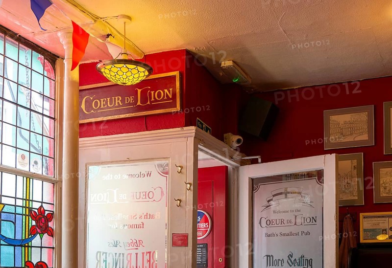 Interior of Couer De Lion pub, Northumberland Passage, city of Bath, north east Somerset, England, UK