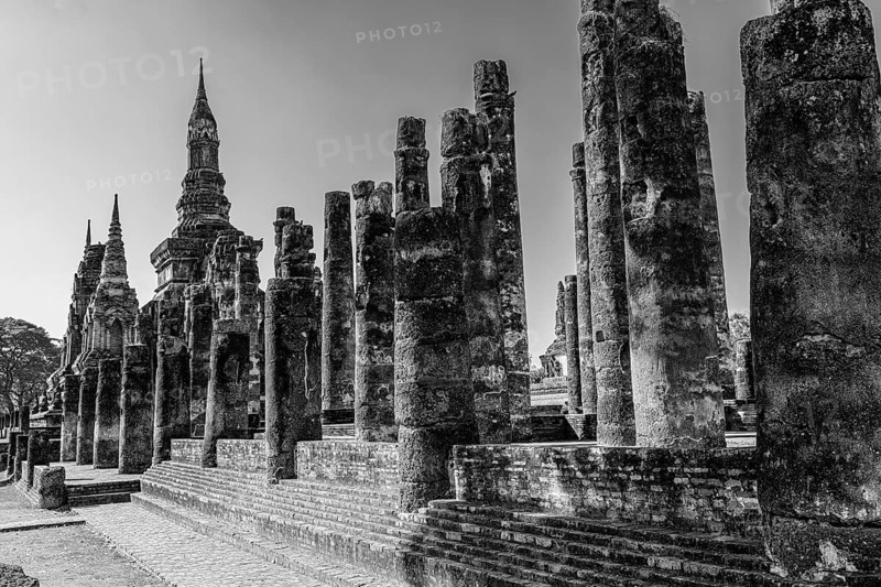 Historic Buddhist temple complex Wat Mahathat, historical park, black and white photo, Sukhothai, Sukhothai Province, Thailand