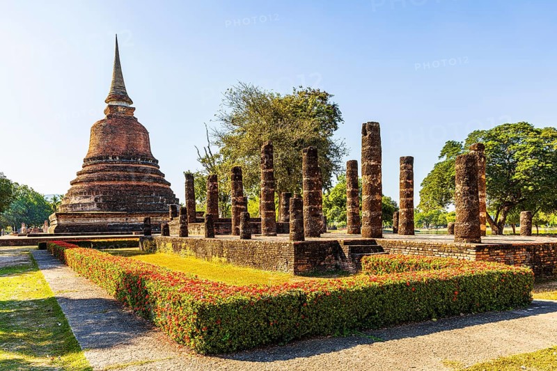 Historic temple tower, Prang, Buddhist temple complex, historical park, Sukhothai, Sukhothai province, Thailand
