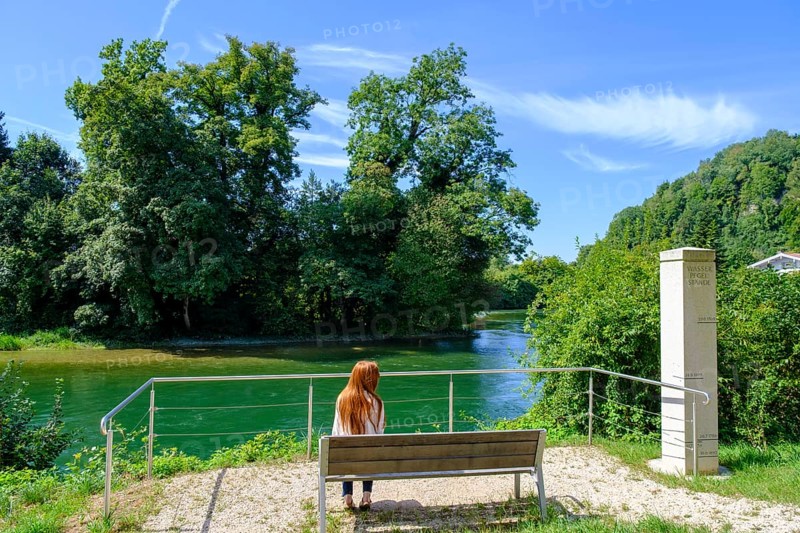 resting bench an der Alz, Flußschleife, Altenmarkt an der Alz, Chiemgau, Upper Bavaria, Bavaria, Germany