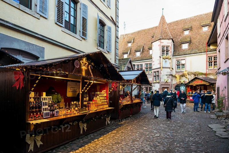 Christmas market, Riquewihr, Grand Est, Haut-Rhin, Alsace, France