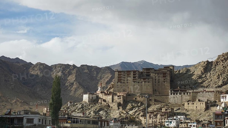 Leh and fortress Leh Palace in front of breathtaking mountain scenery, Ladakh, North India, Himalayas, India