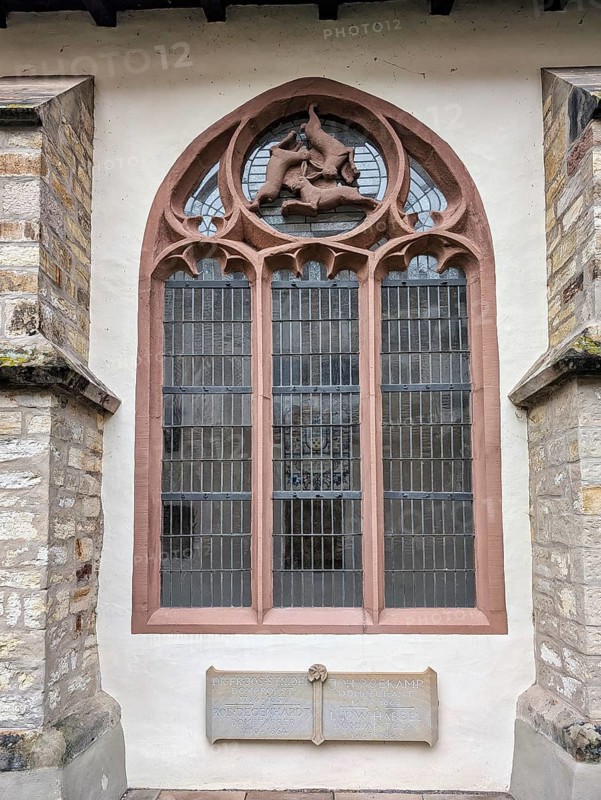 Hare window, three-hare window, optical illusion, three hares running in circles, ears, symbol of Holy Trinity, eternal cycle, famous landmark in the cloister, late Gothic, Paderborn Cathedral, Paderborn, Germany