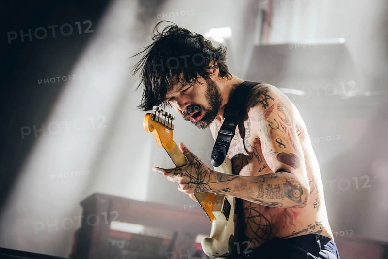 Singer Simon Neil from Biffy Clyro live on Futique Tour 2026 in Berlin's Max-Schmeling-Halle on 16.02.2026