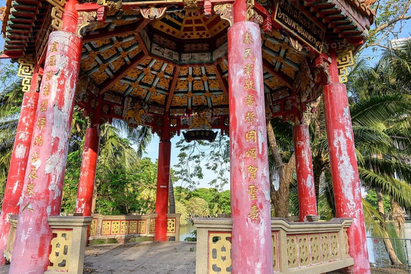 Bangkok, Thailand. March 4th 2025. The beautiful ornate details of the Chinese Pagoda beside the lake in Lumphini Park, Bangkok, Thailand