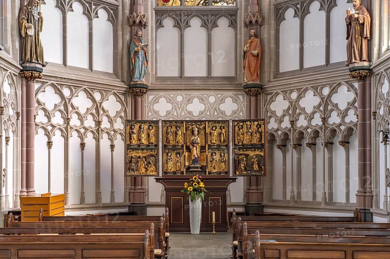 Interior and altar of the Roman Catholic parish church of St. Lamberti in Gladbeck, Ruhr area, North Rhine-Westphalia, Germany