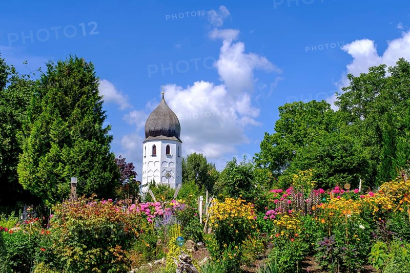 Blumengarten mit Klosterkirche, Campanile, Fraueninsel, Chiemsee, Chiemgau, Upper Bavaria, Bavaria, Germany
