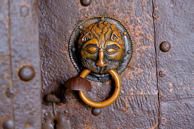 Löwe, Türknauf, Kirchentür, Klosterkirche, Fraueninsel, Chiemsee, Chiemgau, Upper Bavaria, Bavaria, Germany