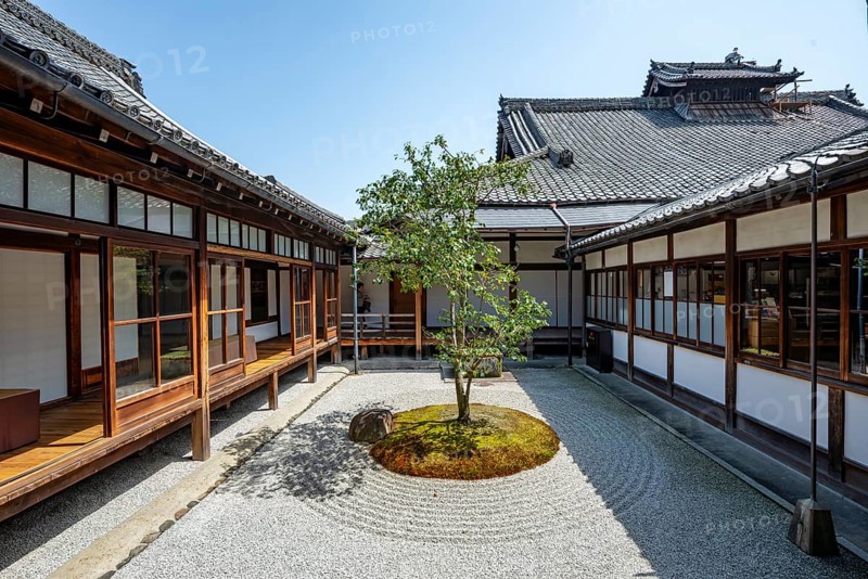 Courtyard with Zen Garden, Circle Triangle Square Garden Kenninji Hombo, Kennin-ji Buddhist Temple, Higashiyama, Kyoto, Japan