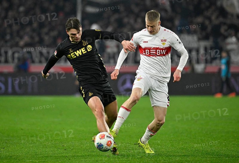 Duel, action Chris Führich VfB Stuttgart (10) against Joel Schmied 1. FC Köln KOE (02) Soccer Bundesliga, MHPArena, MHP Arena Stuttgart, Baden-Württemberg, Germany