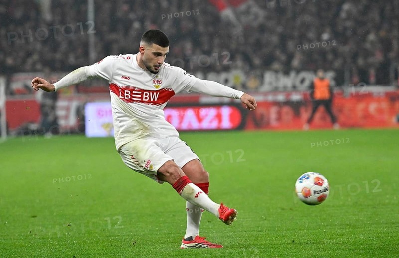 Goal kick Action Goal chance Deniz Undav VfB Stuttgart (26) Soccer Bundesliga, MHPArena, MHP Arena Stuttgart, Baden-Württemberg, Germany