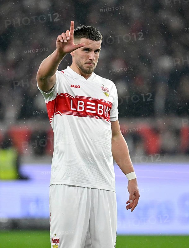 Goal celebration Ermedin Demirovic VfB Stuttgart (09) Gesture Gesture Football Bundesliga, MHPArena, MHP Arena Stuttgart, Baden-Württemberg, Germany
