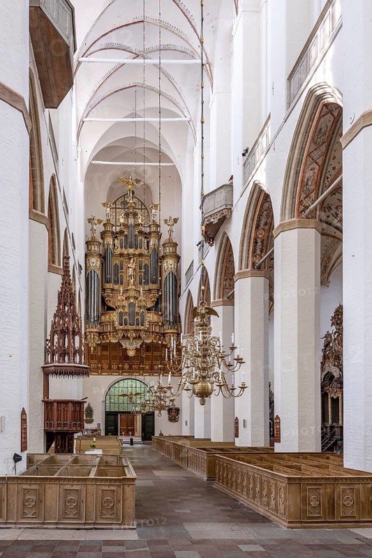 Interior of the Gothic St. Mary's Church with pulpit and organ, Hanseatic City of Stralsund, Mecklenburg-Western Pomerania, Germany