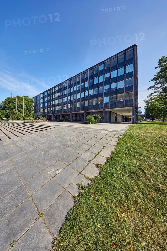 Landeshaus, architects Ernst von Rudloff, Ulrich Schmidt von Altenstadt and Eckhard Schulze-Fielitz, modern architecture, Rhineland LVR Regional Association, general development, stairs, street, lawn, trees, blue sky, cirrus clouds, Hermann-Pünder-Straße, Kennedy-Ufer, Cologne, district-free city, North Rhine-Westphalia, Germany