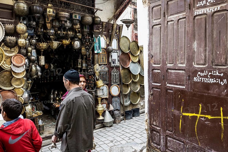 Alley with shops, souk, Fez El Bali, Medina, UNESCO World Heritage Site, Fez, Morocco