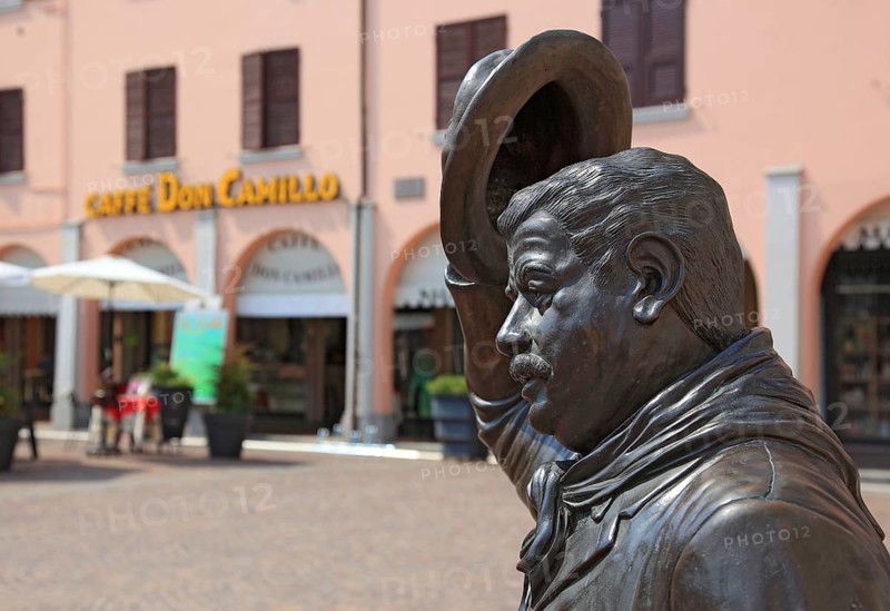 Italy, village of Brescello, bronze figure of Peppone, Mayor Giuseppe Bottazzi portrayed by actor Gino Cervi