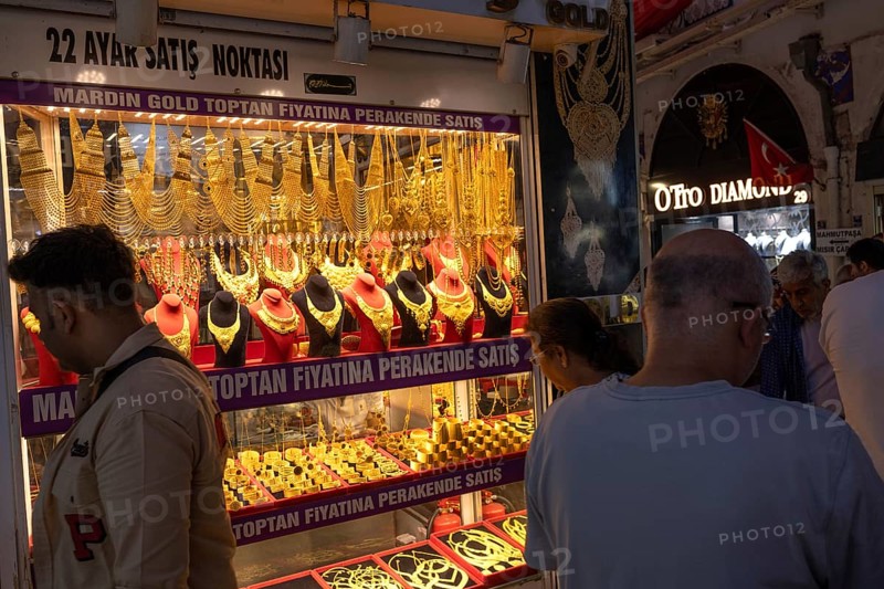 Istanbul, Turkey. June 23rd 2025. A window display of gold jewelry in the busy Grand Bazaar of Istanbul, Turkey, one of the largest and oldest covered markets in the world