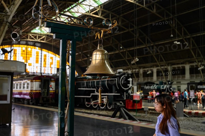 Bangkok, Thailand. February 16th 2025. The platform bell at Hua Lamphong Railway Station, Bangkok, Thailand