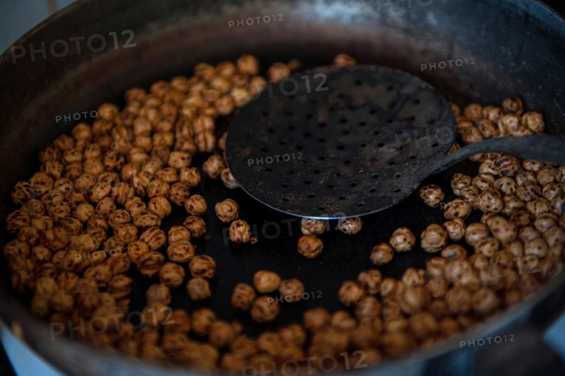 Ortahisar, Cappadocia, Turkey. September 19th 2018 Chickpeas roasting Boza is a traditional Turkish fermented malt drink made from bulgar, rice, yeast and chick peas with cinamon